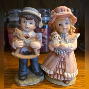Vintage porcelain figurine set produced by HOMCO (Home Interiors)